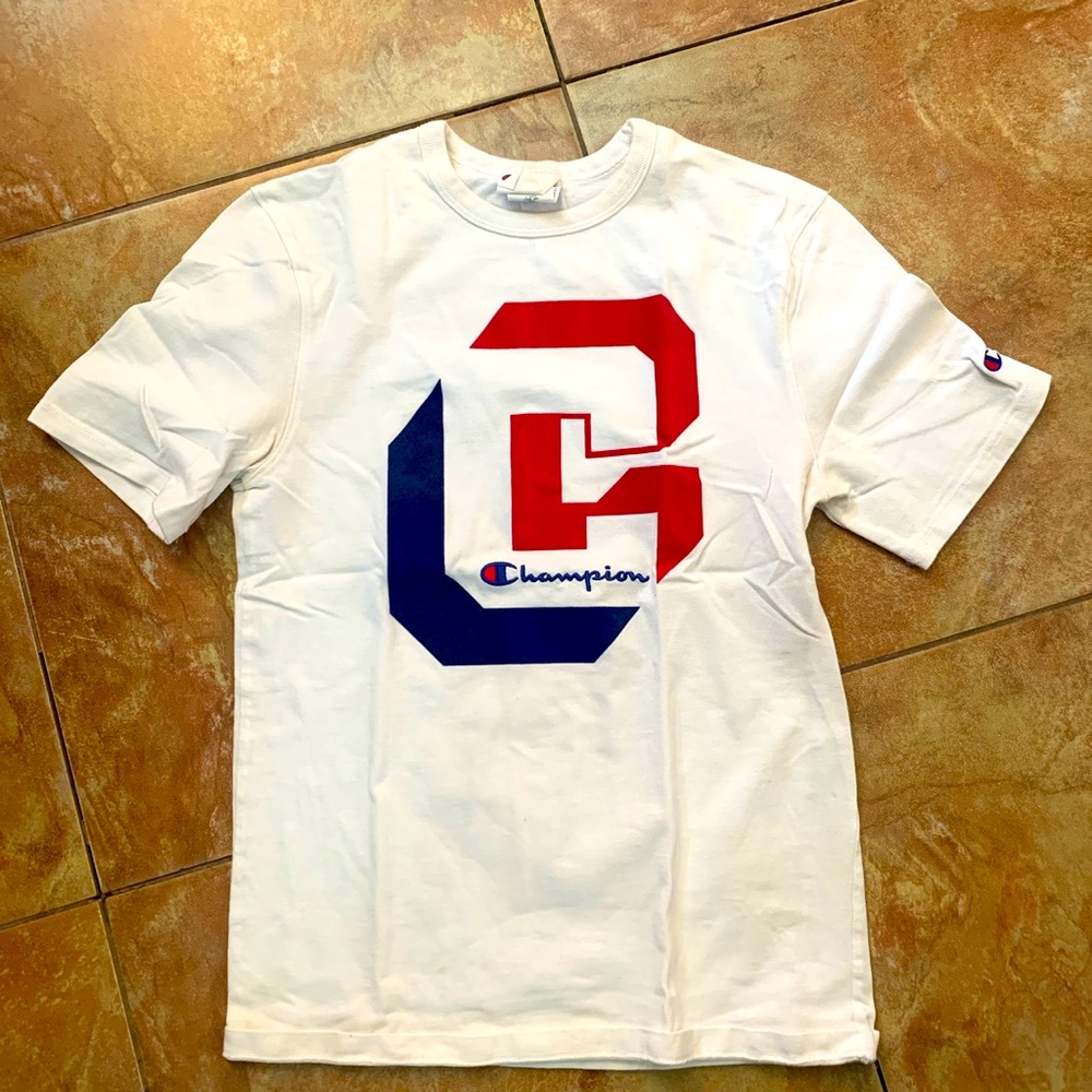 Small Women’s fitted champion tshirt